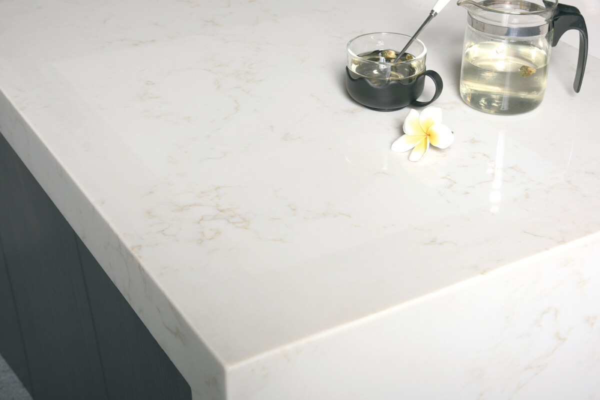 white quartz countertops, white quartz with gold veins, black kitchen cabinet, kitchen ideas, quartz slab
