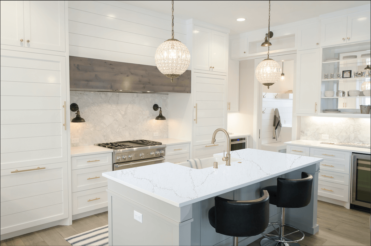 white and gold kitchen, white quartz with grey veins, white and grey quartz countertops, white kitchen cabinet, white kitchen ideas